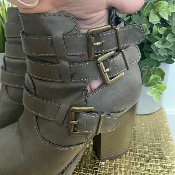 Taupe Heeled Ankle Boots - JustFab - Picture 3 of 6